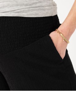 Pantalon de grossesse en maille froissée à taille smockée